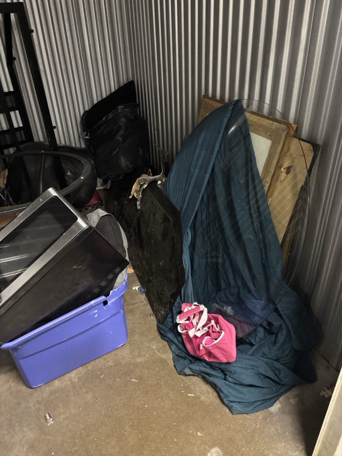 5 x 8 storage unit in St Louis, MO