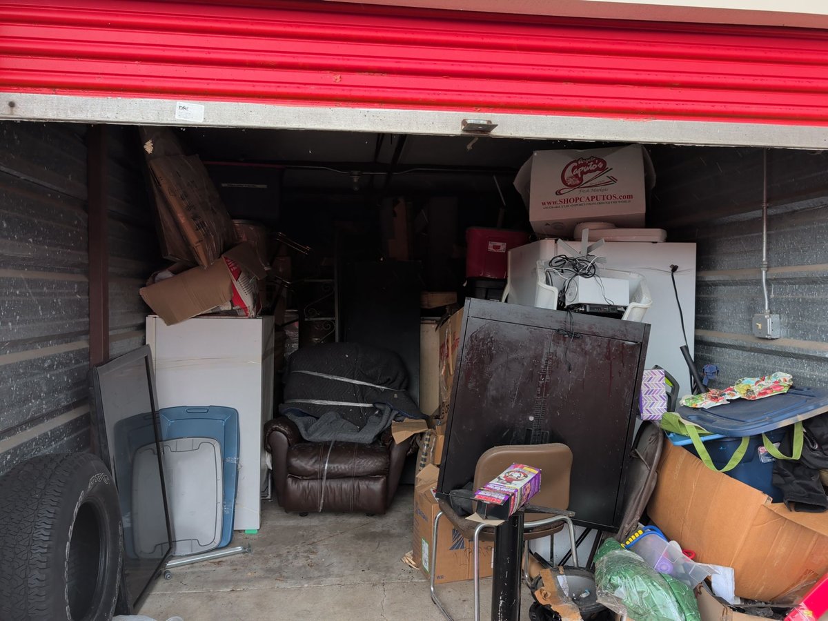 10 x 30 storage unit in Bolingbrook, IL