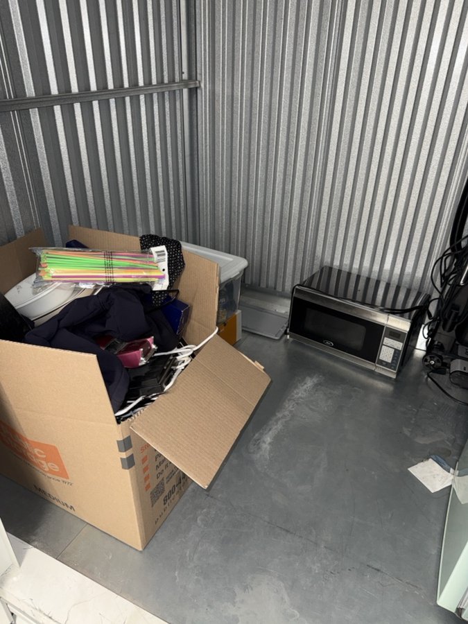 5 x 5 storage unit in Great Neck, NY