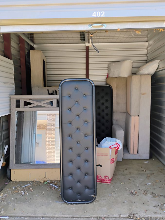 10 x 10 storage unit in Garland, TX