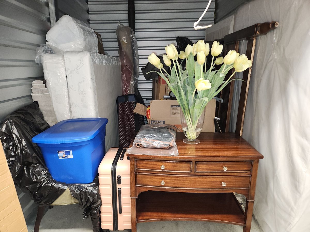 10 x 7 storage unit in Queens Village, NY