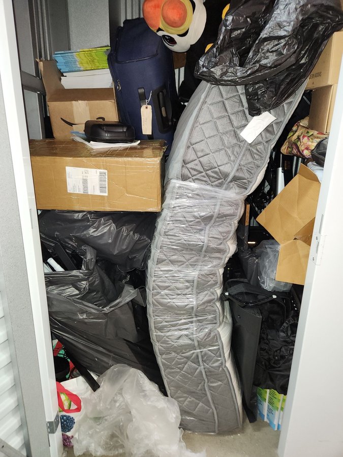 5 x 5 storage unit in Long Island City, NY