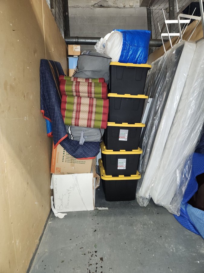 10 x 10 storage unit in Long Island City, NY