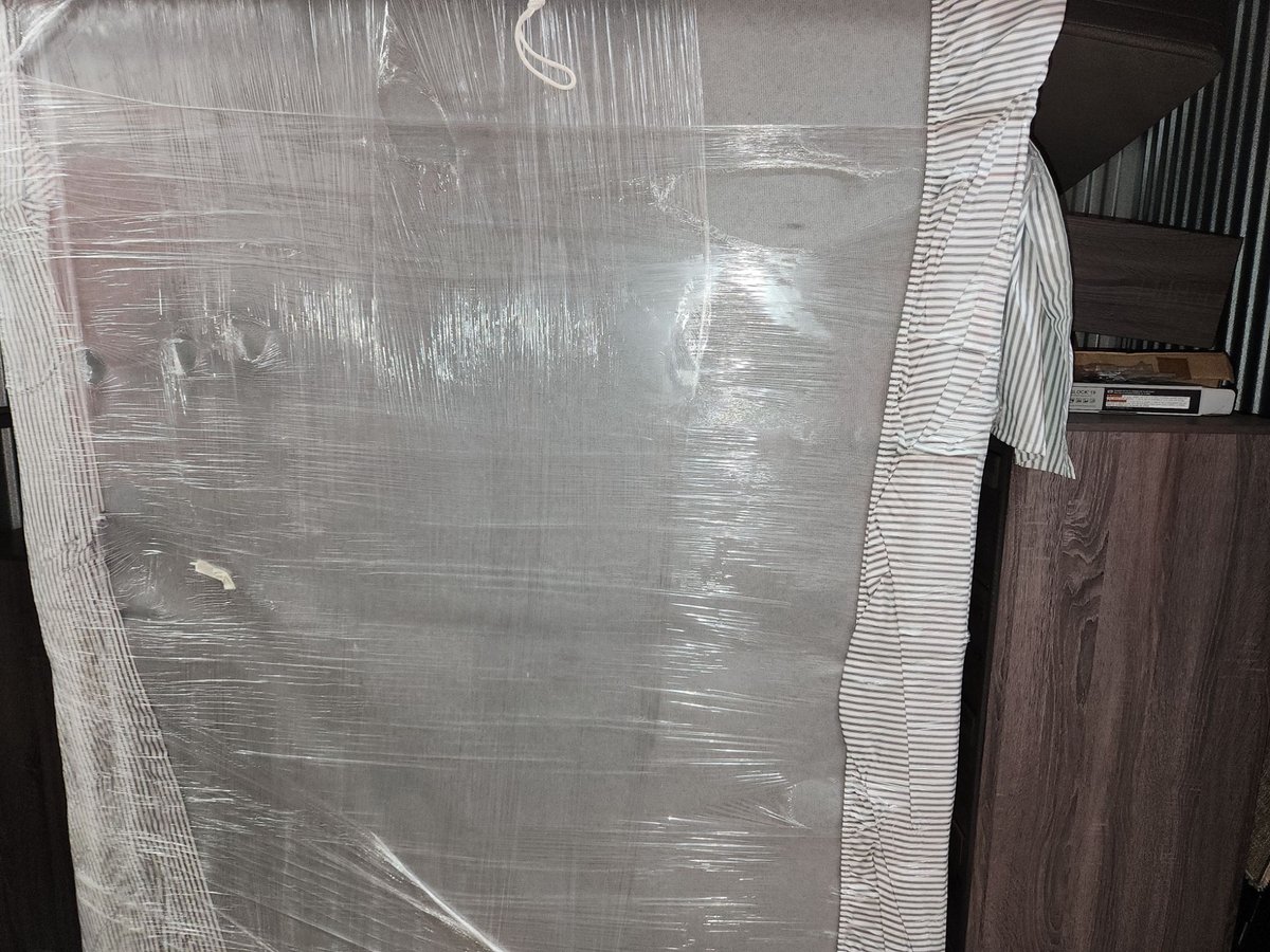 9 x 7 storage unit in Long Island City, NY