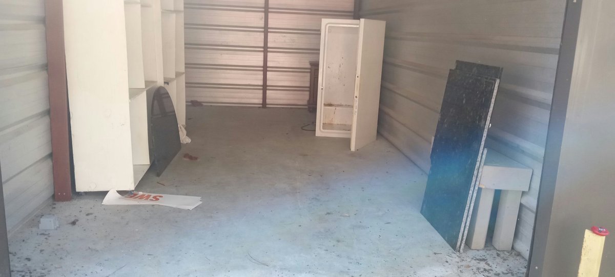 10 x 20 storage unit in Geneva, AL