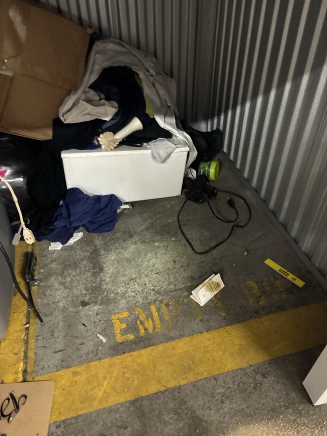 3 x 3 storage unit in St Louis, MO
