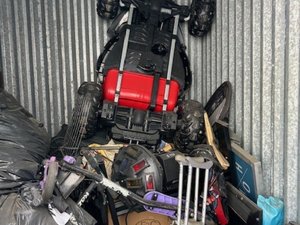 7 x 10 storage unit in Carson, CA