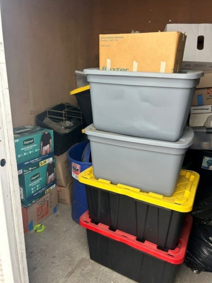 7 x 10 storage unit in Carson, CA