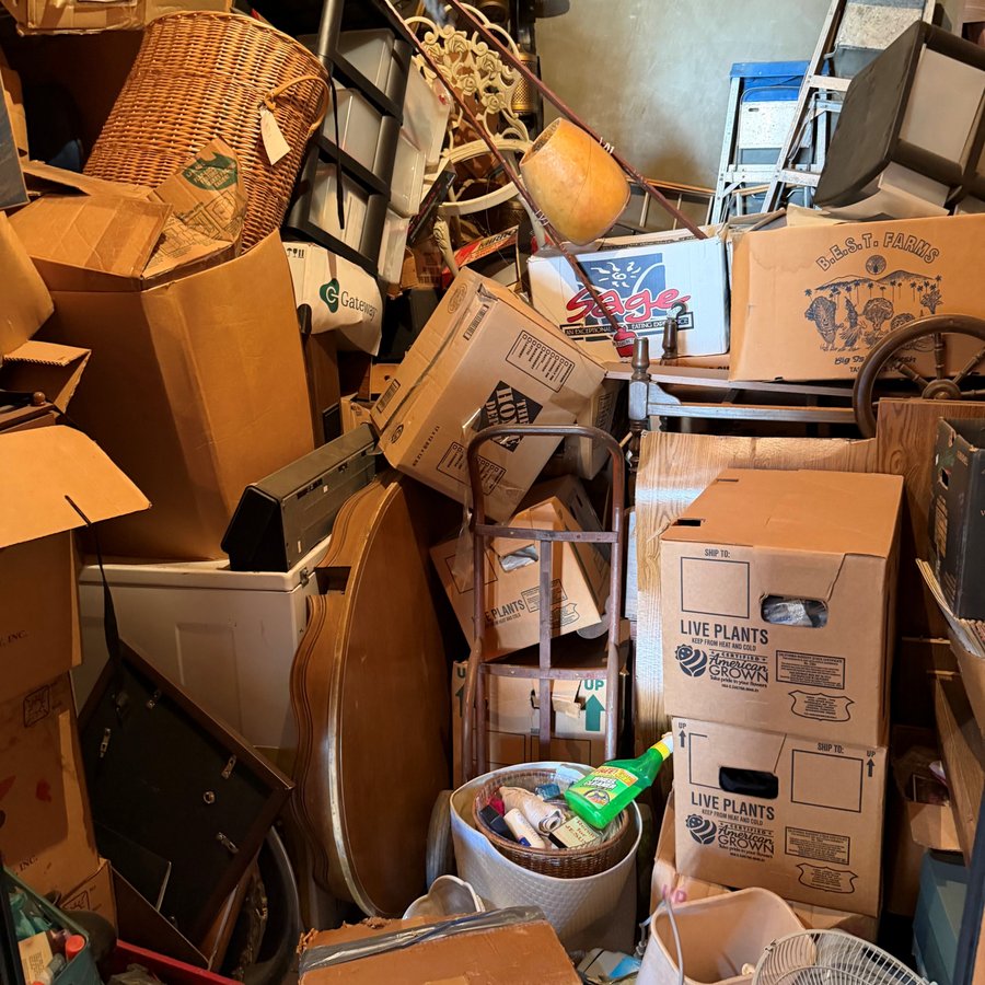 10 x 12 storage unit in Menifee, CA