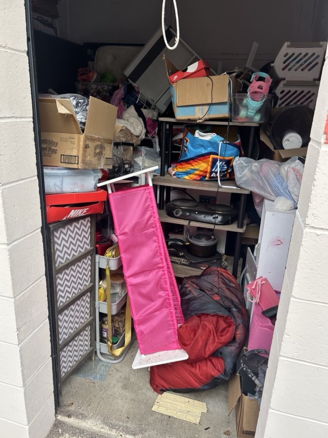 10 x 10 storage unit in Saint Louis, MO