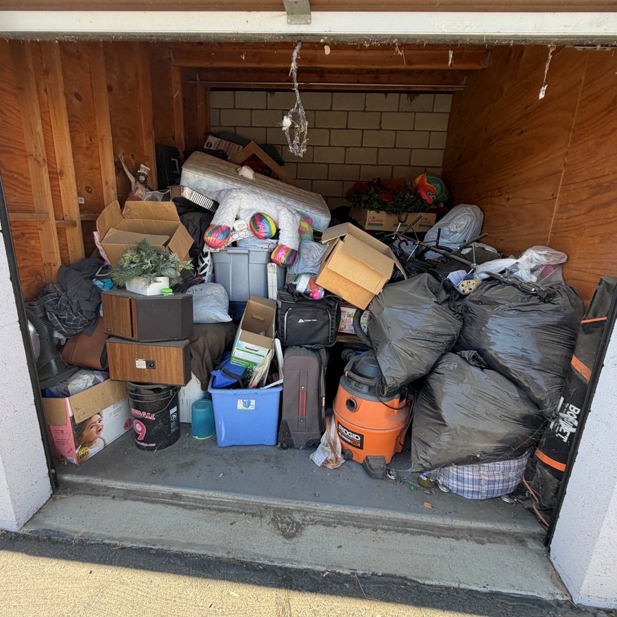 10 x 10 storage unit in Menifee, CA