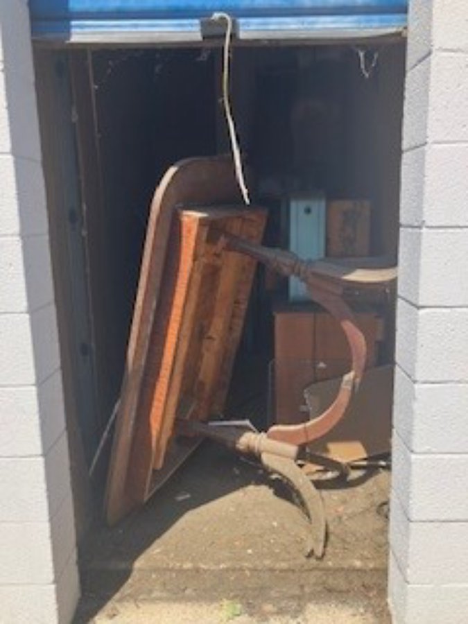 5 x 10 storage unit in Canoga Park, CA