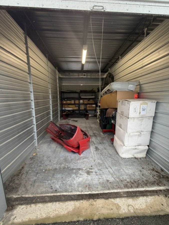 10 x 20 storage unit in North  Lauderdale, FL