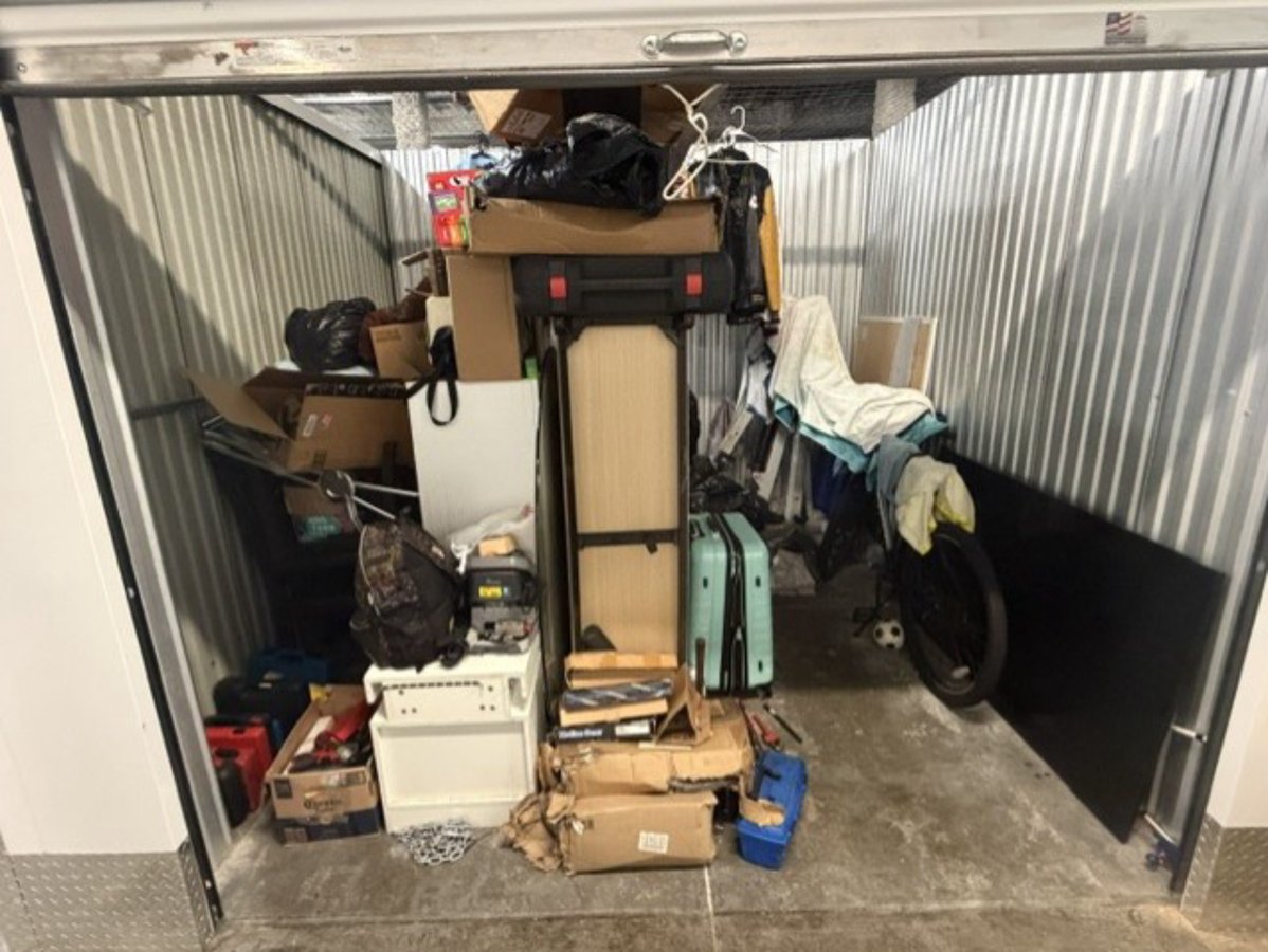 10 x 10 storage unit in North  Lauderdale, FL