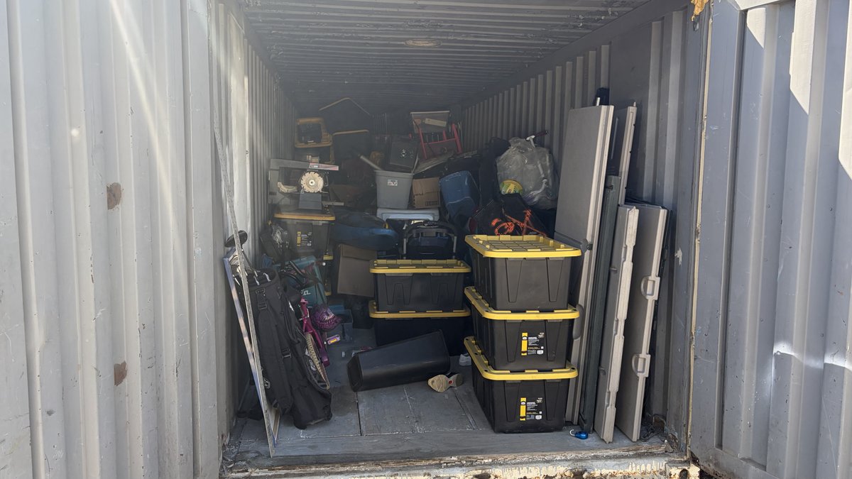 8 x 40 storage unit in Sylmar, CA