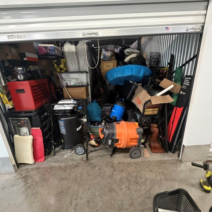 10 x 25 storage unit in West Palm Beach, FL