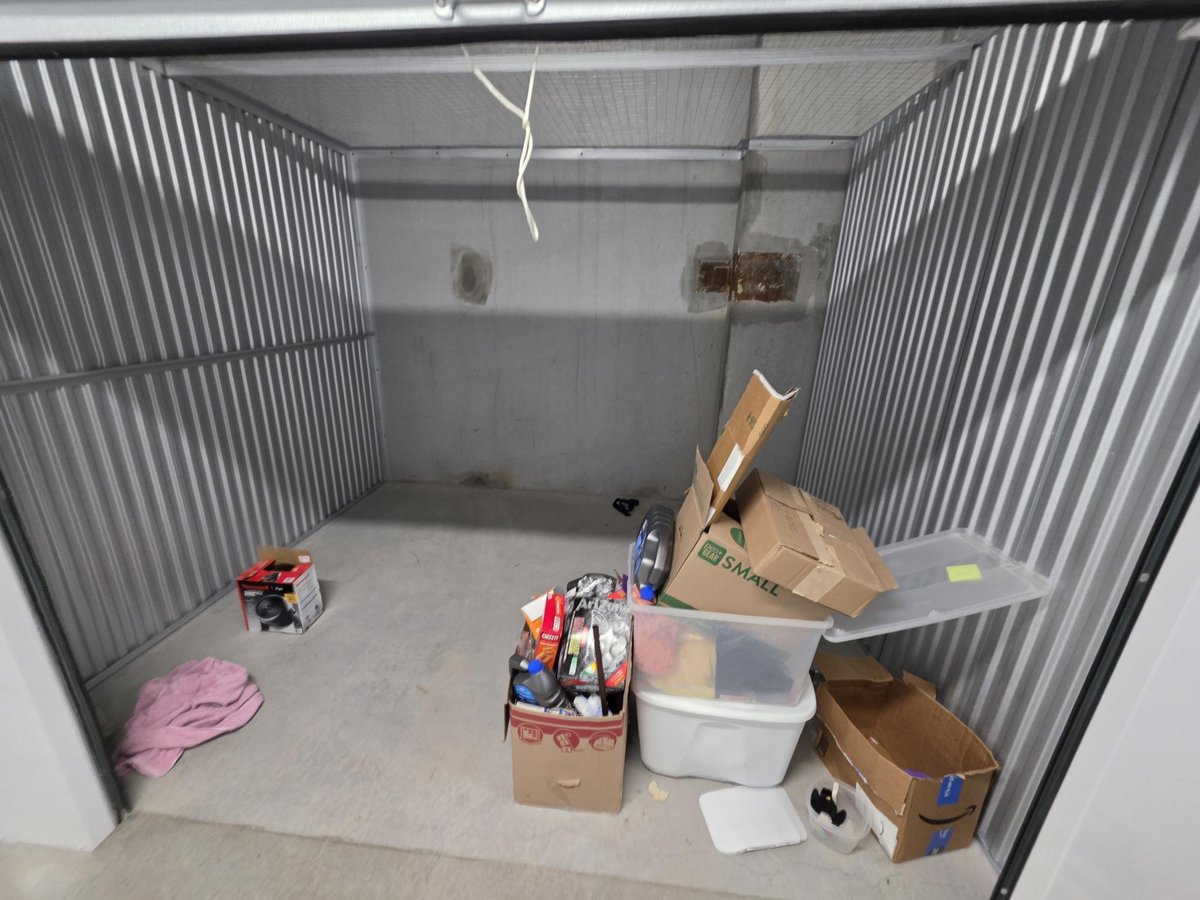 10 x 10 storage unit in Lake Worth, FL