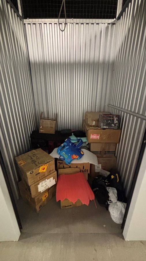 5 x 5 storage unit in Los Angeles, CA