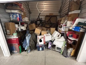 10 x 10 storage unit in Enumclaw, WA