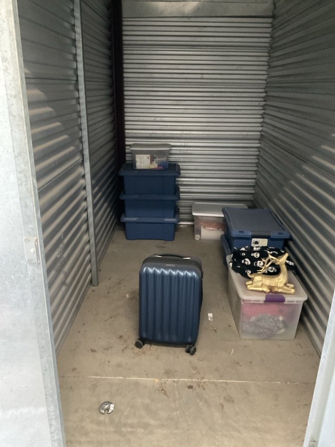 5 x 10 storage unit in Corona, CA
