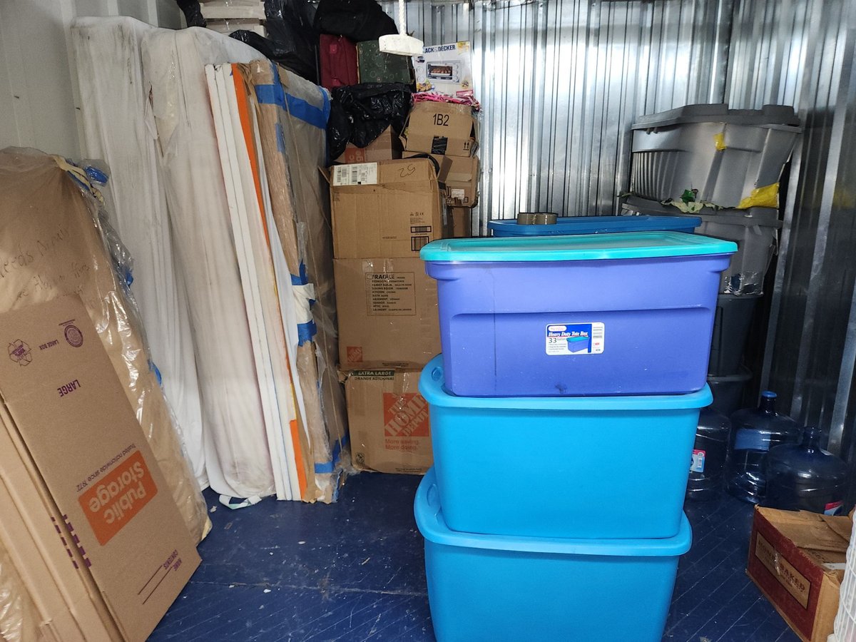 10 x 10 storage unit in Bronx, NY
