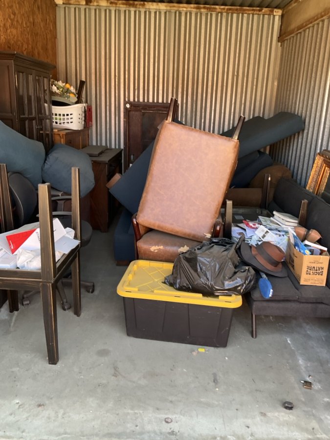 10 x 15 storage unit in Riverside, CA