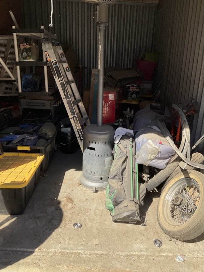 10 x 15 storage unit in Riverside, CA