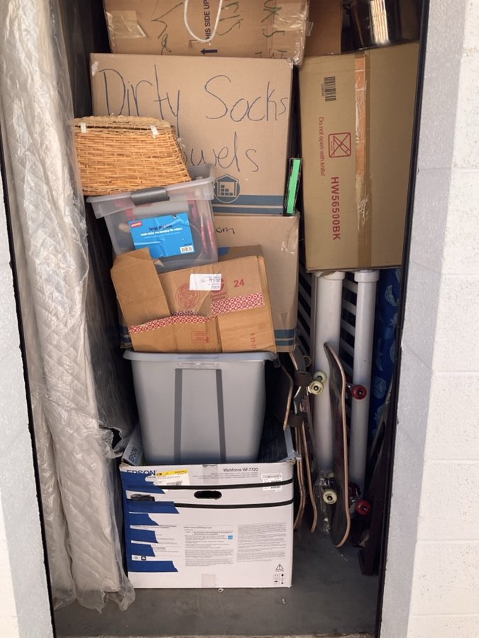 5 x 10 storage unit in Bloomington, CA