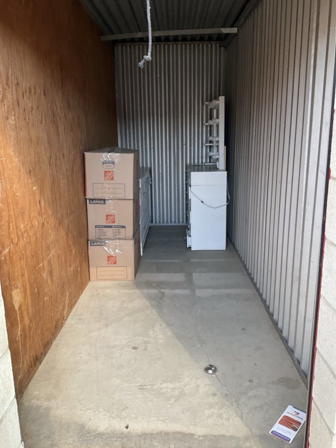 5 x 15 storage unit in Riverside, CA