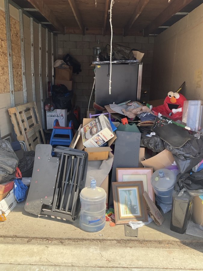 10 x 20 storage unit in Bloomington, CA