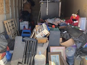 10 x 20 storage unit in Bloomington, CA