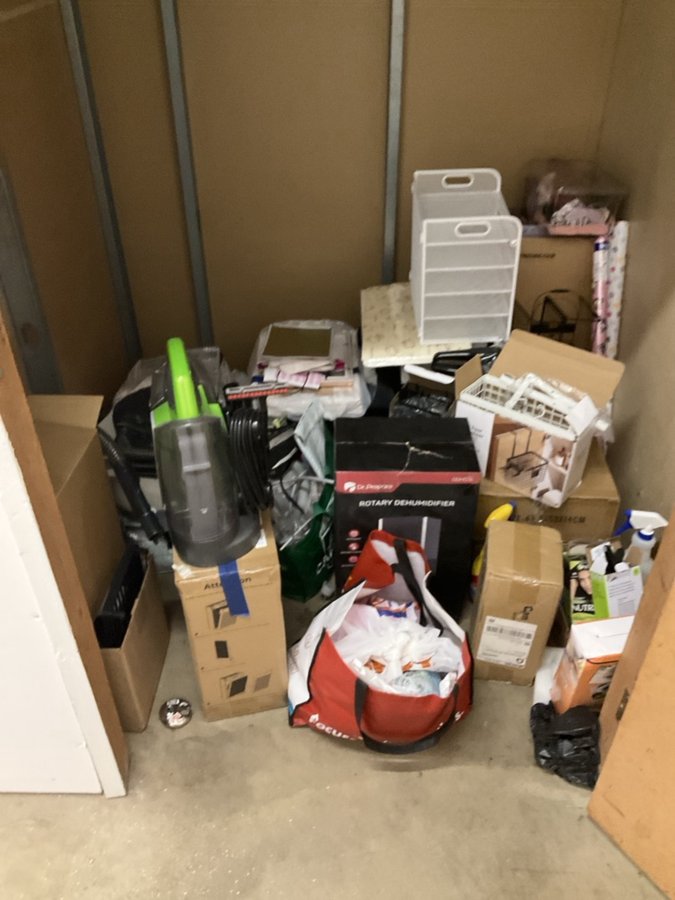 5 x 5 storage unit in Corona, CA