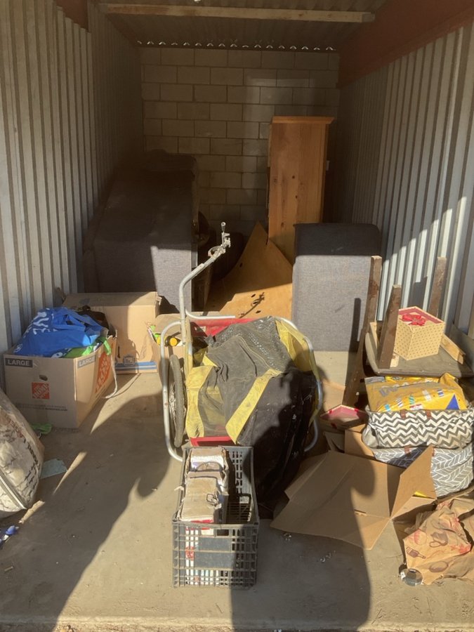 8 x 20 storage unit in Riverside, CA