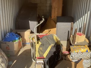 8 x 20 storage unit in Riverside, CA