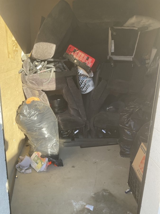 10 x 10 storage unit in Bloomington, CA