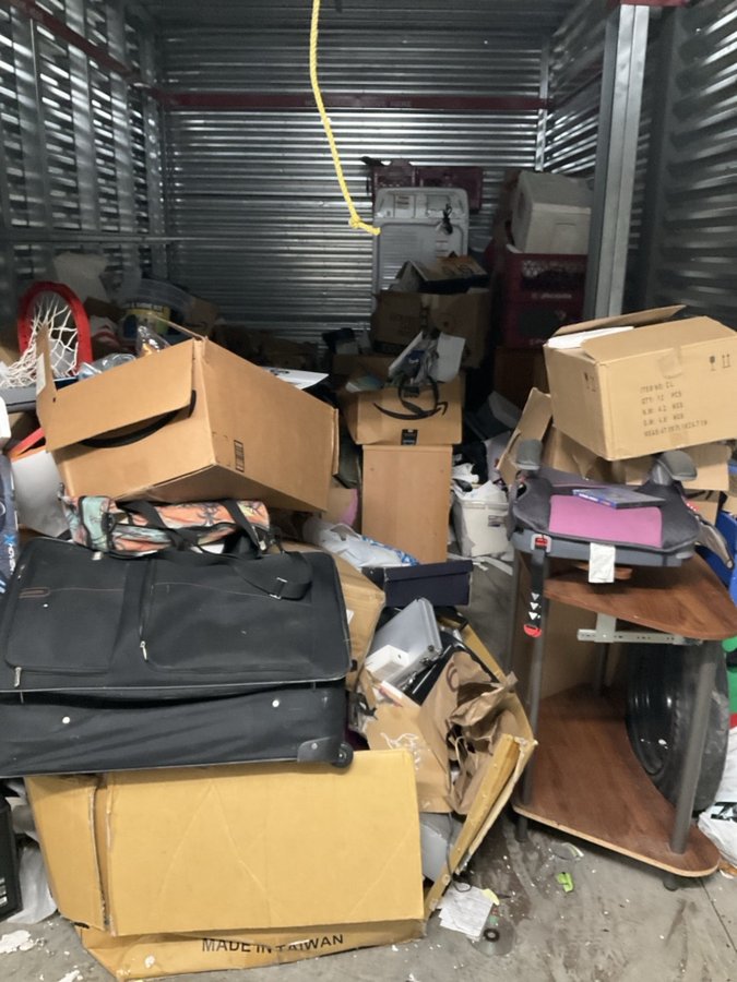 10 x 20 storage unit in Corona, CA