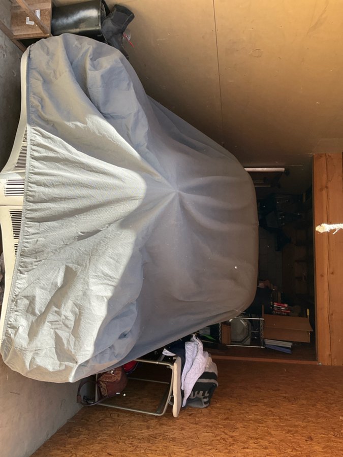 10 x 30 storage unit in Riverside, CA