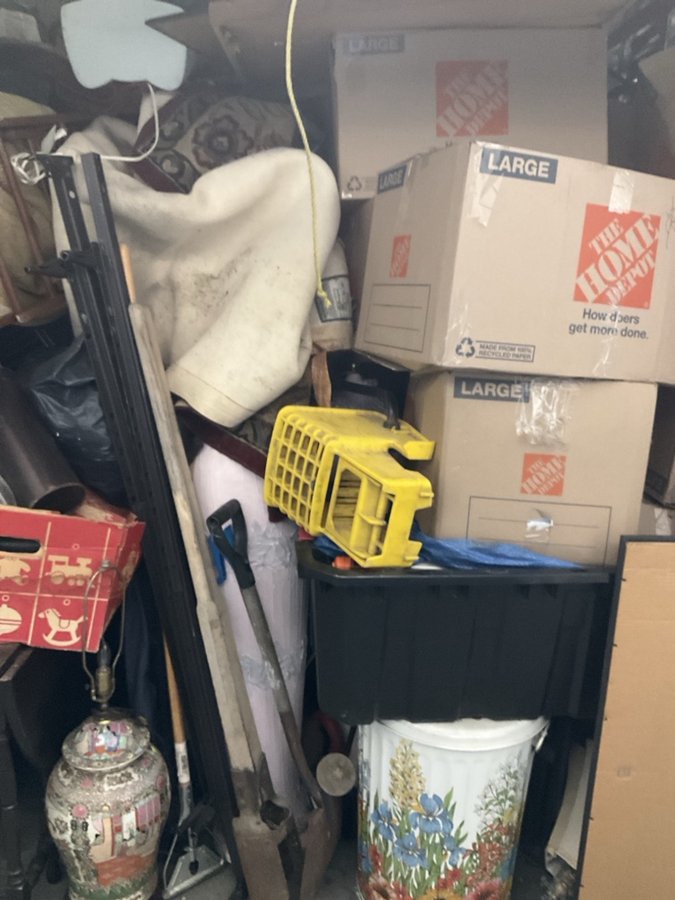 10 x 10 storage unit in Corona, CA