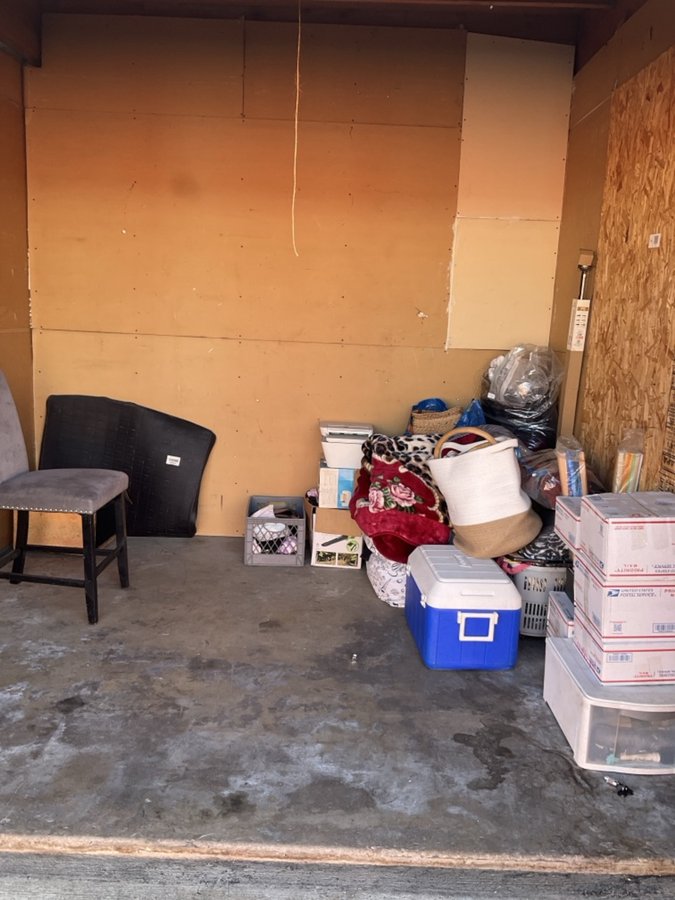 10 x 10 storage unit in Riverside, CA