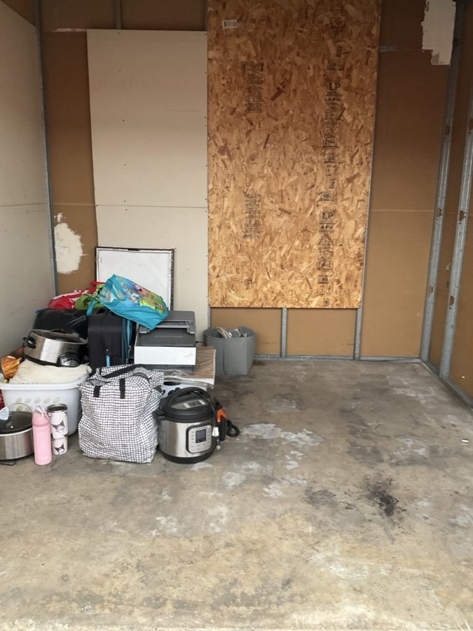 10 x 10 storage unit in Riverside, CA