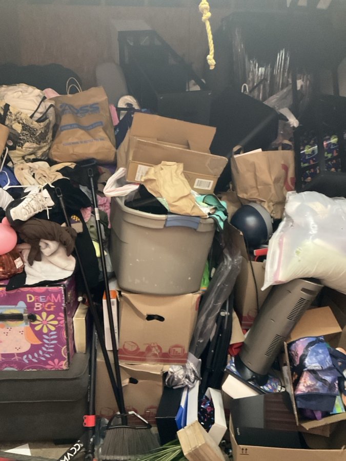 10 x 10 storage unit in Riverside, CA