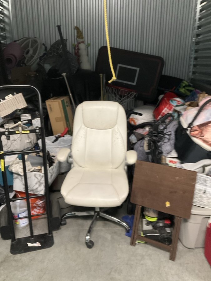 10 x 10 storage unit in Corona, CA