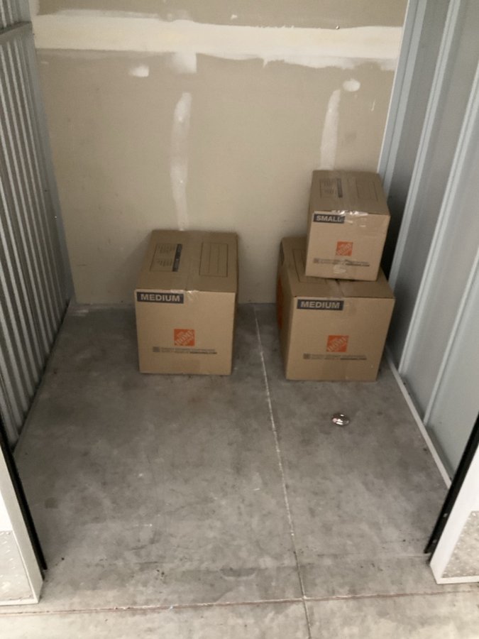 5 x 5 storage unit in Corona, CA
