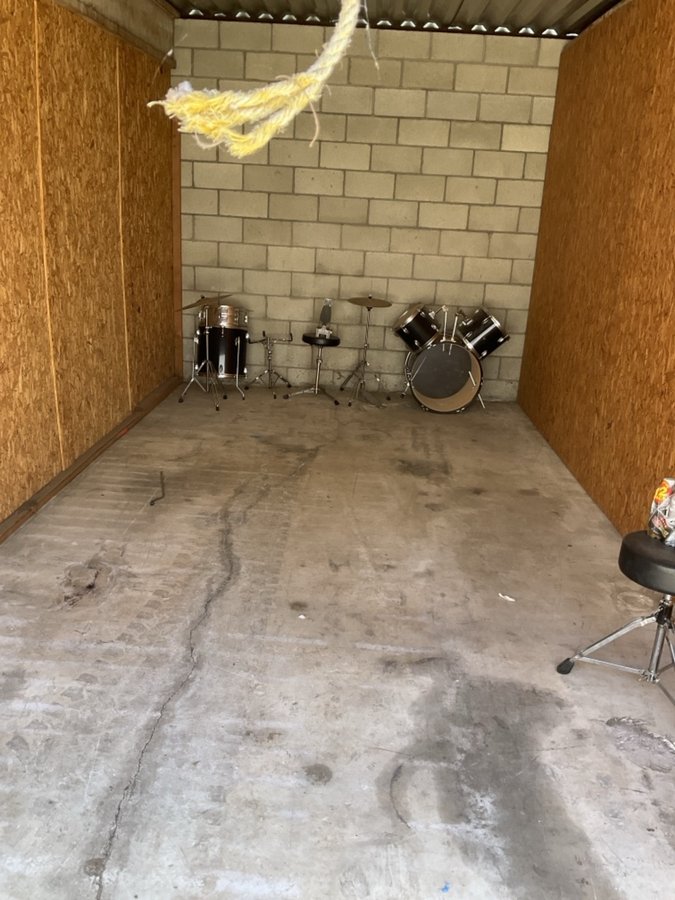 10 x 20 storage unit in Riverside, CA