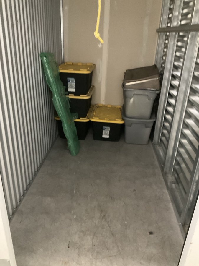 5 x 10 storage unit in Corona, CA