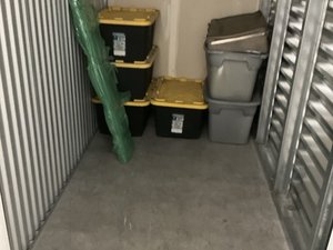5 x 10 storage unit in Corona, CA