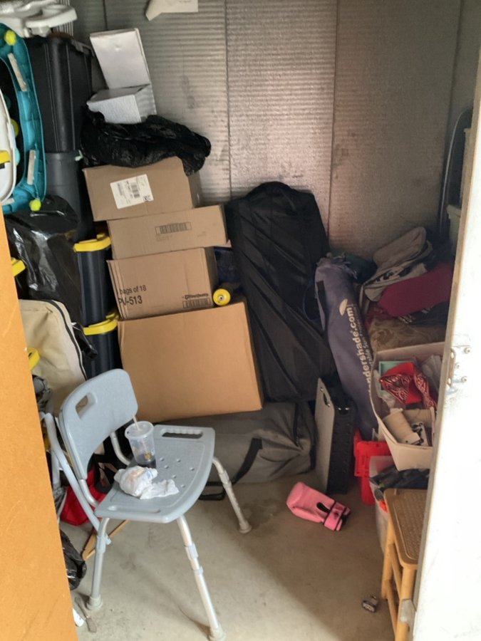 5 x 10 storage unit in Riverside, CA