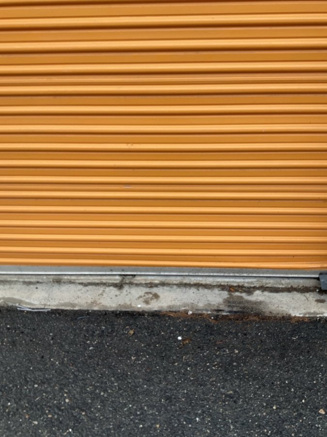 10 x 20 storage unit in Riverside, CA