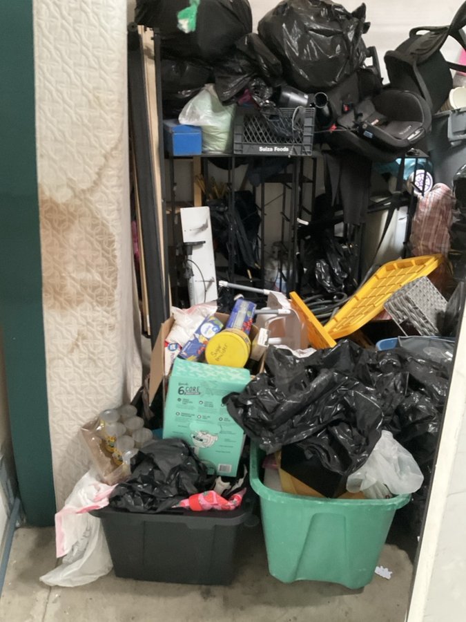 10 x 11 storage unit in Riverside, CA