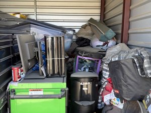 10 x 15 storage unit in Riverside, CA